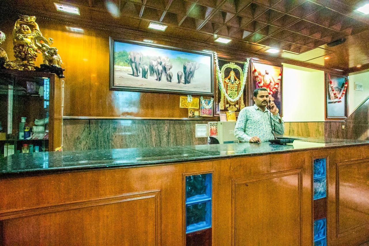 Отель Priyanka Residency Бангалор Экстерьер фото